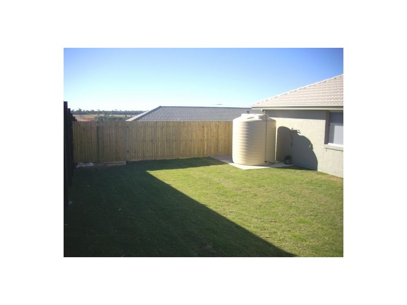 28 Nina Crescent, North Lakes QLD 4509