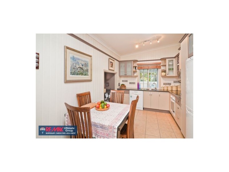 4 Moreton Terrace, Beachmere QLD 4510