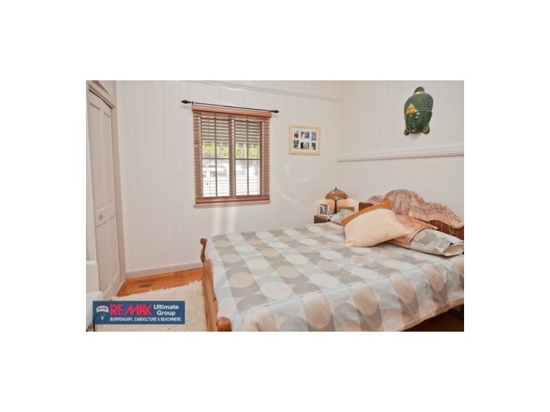 4 Moreton Terrace, Beachmere QLD 4510