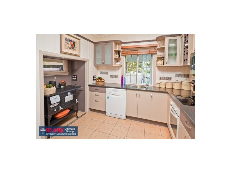 4 Moreton Terrace, Beachmere QLD 4510
