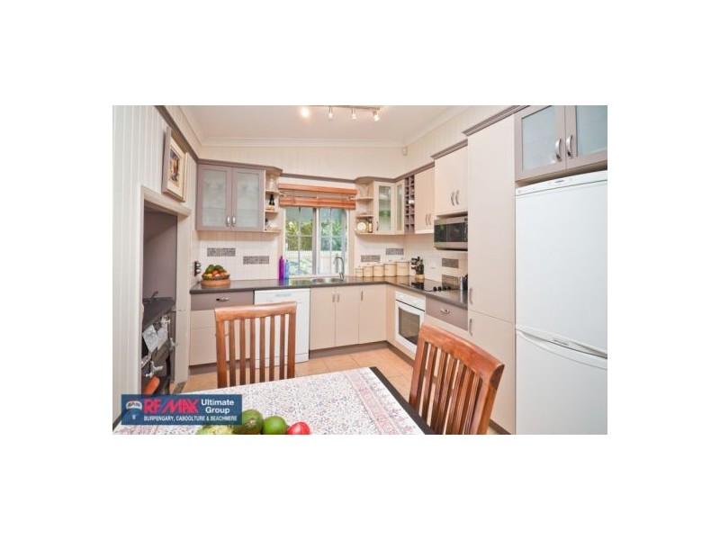 4 Moreton Terrace, Beachmere QLD 4510