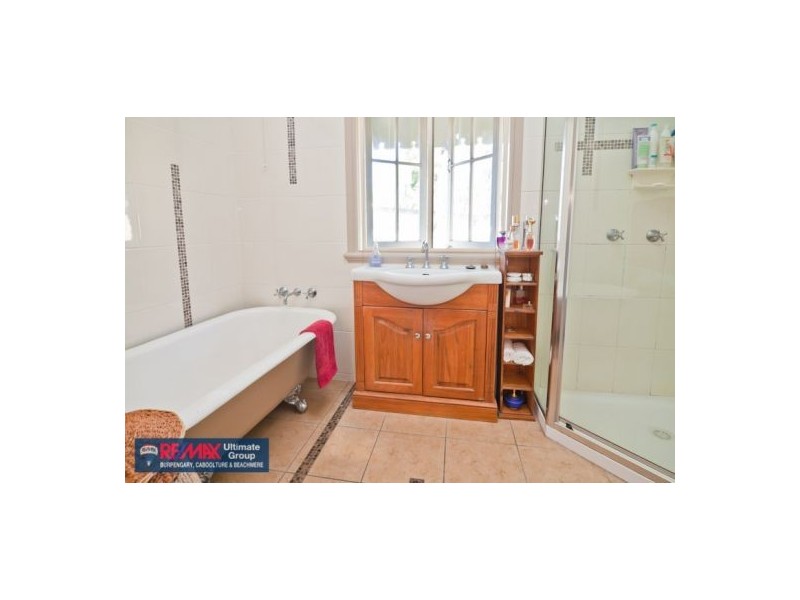 4 Moreton Terrace, Beachmere QLD 4510