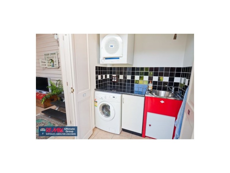 4 Moreton Terrace, Beachmere QLD 4510