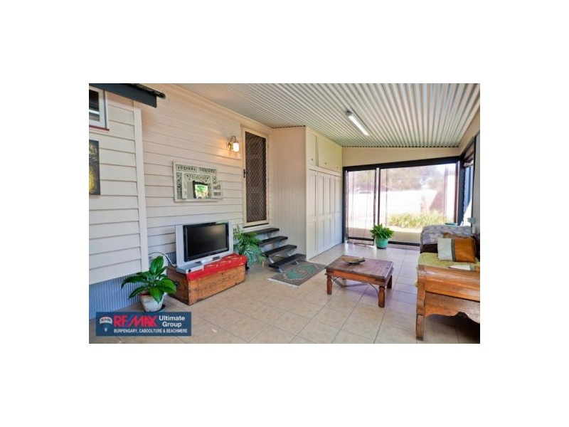 4 Moreton Terrace, Beachmere QLD 4510