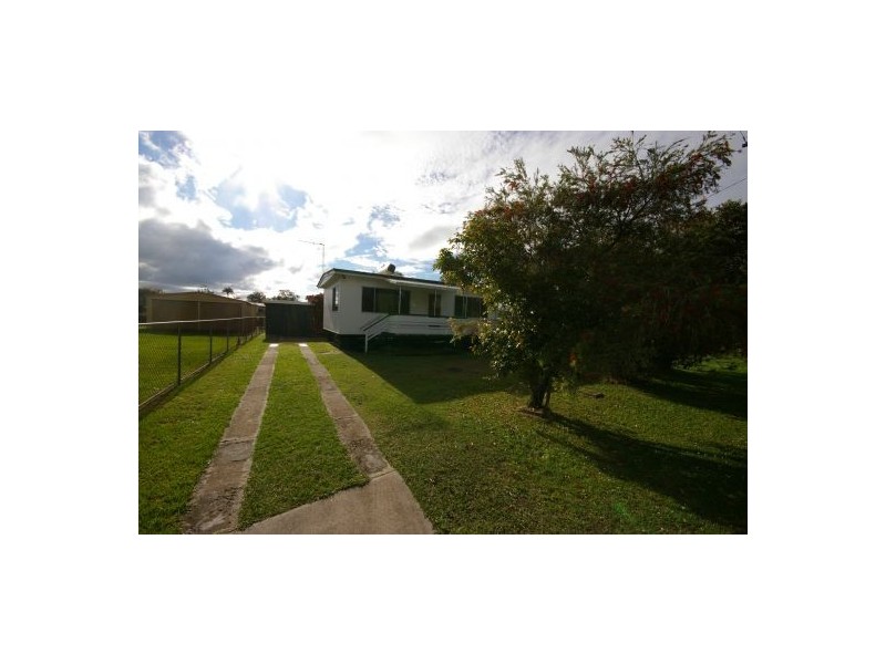 94 Biggs Ave, Beachmere QLD 4510