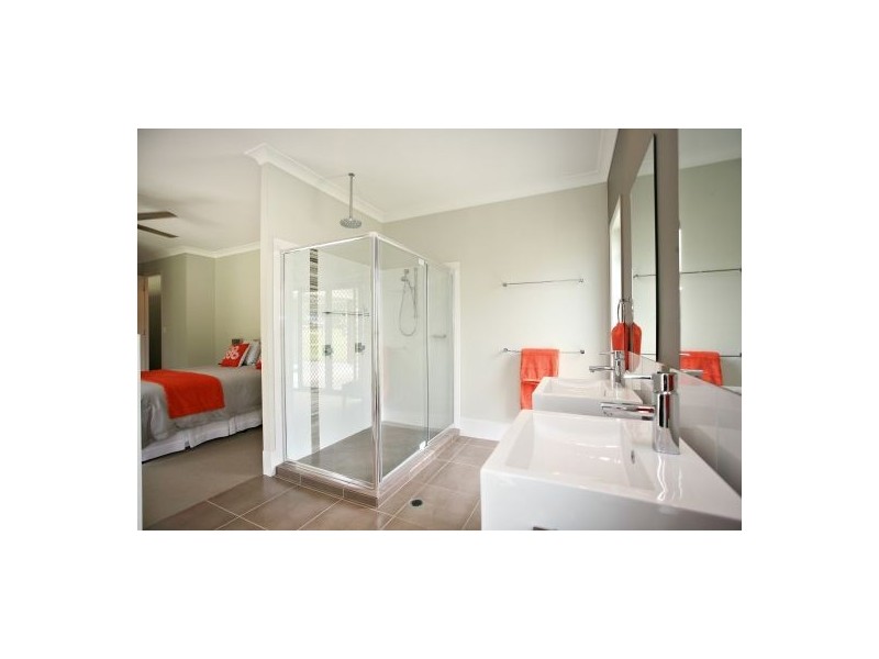 102 Mallard Court, Upper Caboolture QLD 4510