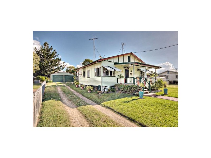 4 Dowling Street, Park Avenue QLD 4701