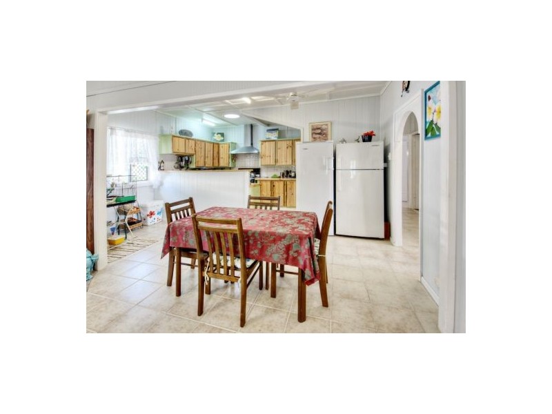 4 Dowling Street, Park Avenue QLD 4701