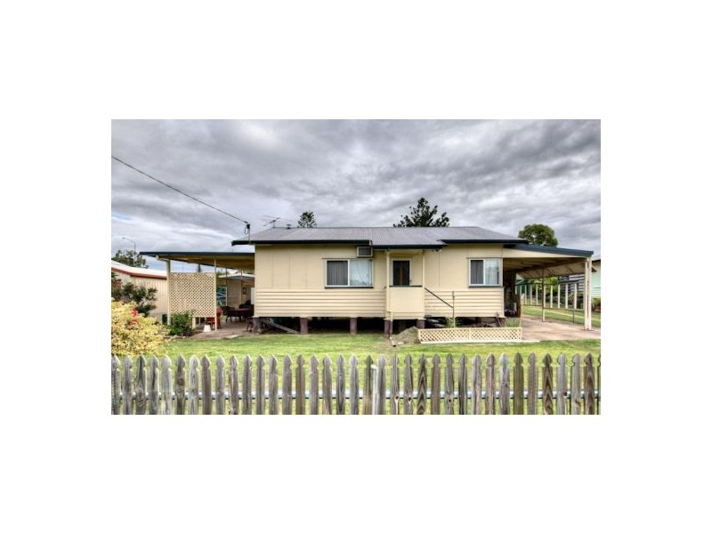 6  Dowling Street, Park Avenue QLD 4701