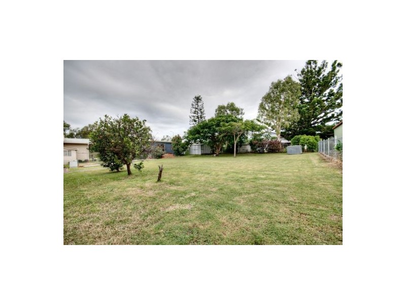 6  Dowling Street, Park Avenue QLD 4701