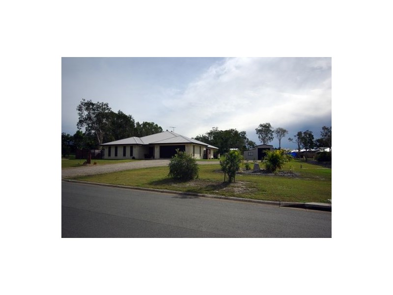 33-35  Cocos Drive, Ningi QLD 4511