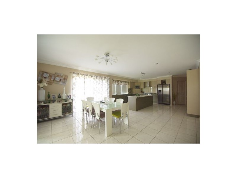 33-35  Cocos Drive, Ningi QLD 4511