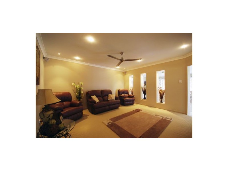 33-35  Cocos Drive, Ningi QLD 4511