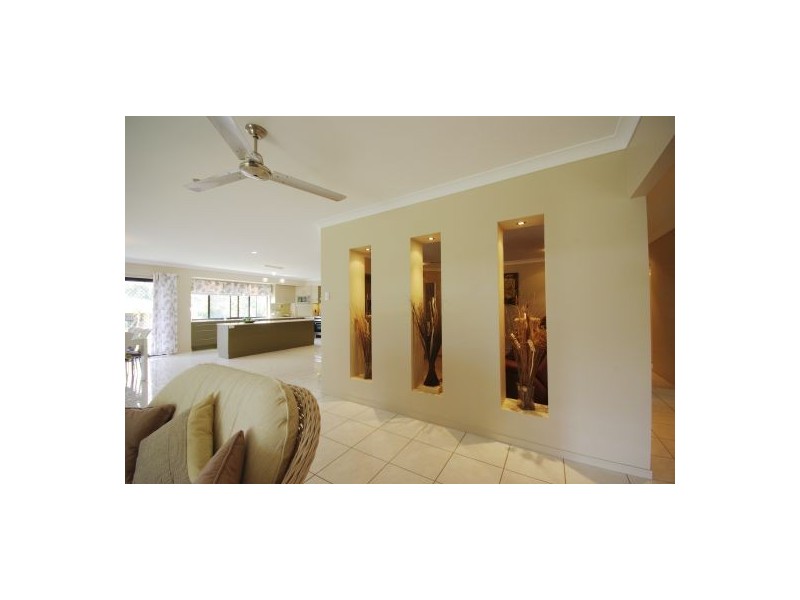 33-35  Cocos Drive, Ningi QLD 4511