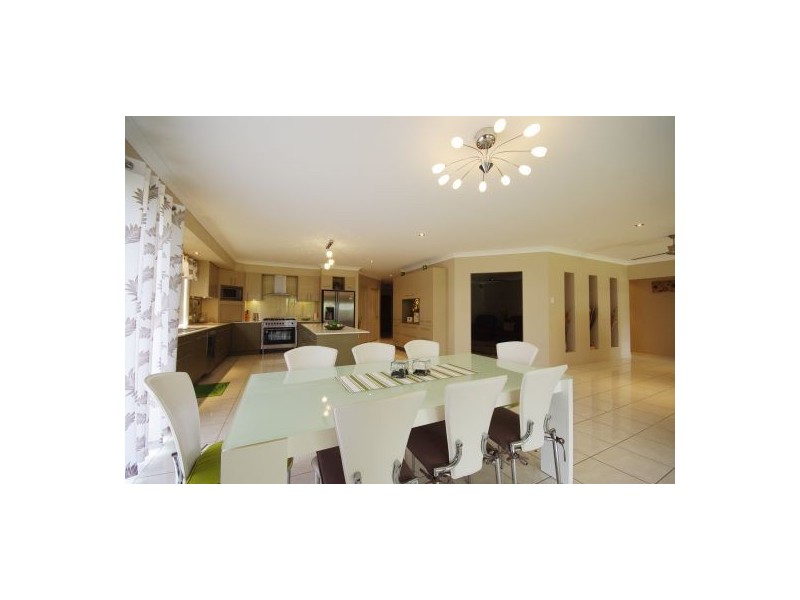 33-35  Cocos Drive, Ningi QLD 4511