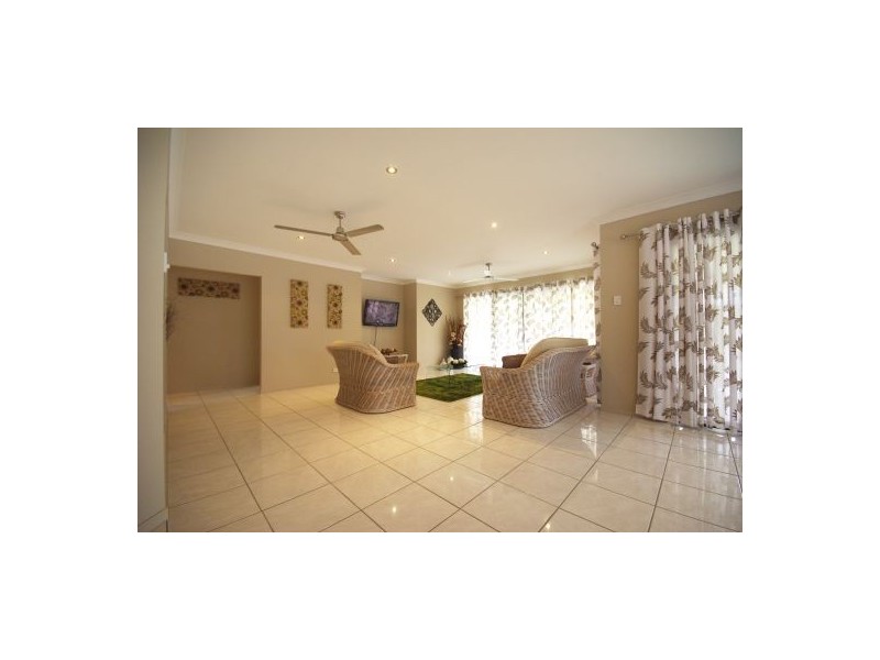 33-35  Cocos Drive, Ningi QLD 4511