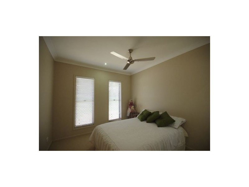 33-35  Cocos Drive, Ningi QLD 4511