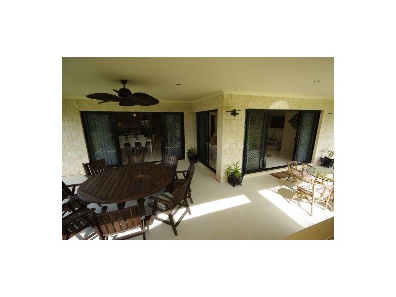 33-35  Cocos Drive, Ningi QLD 4511