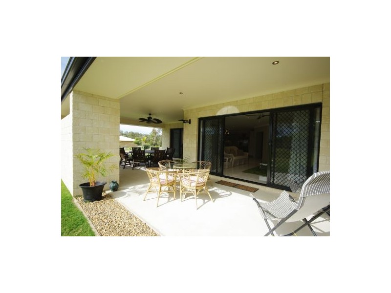 33-35  Cocos Drive, Ningi QLD 4511