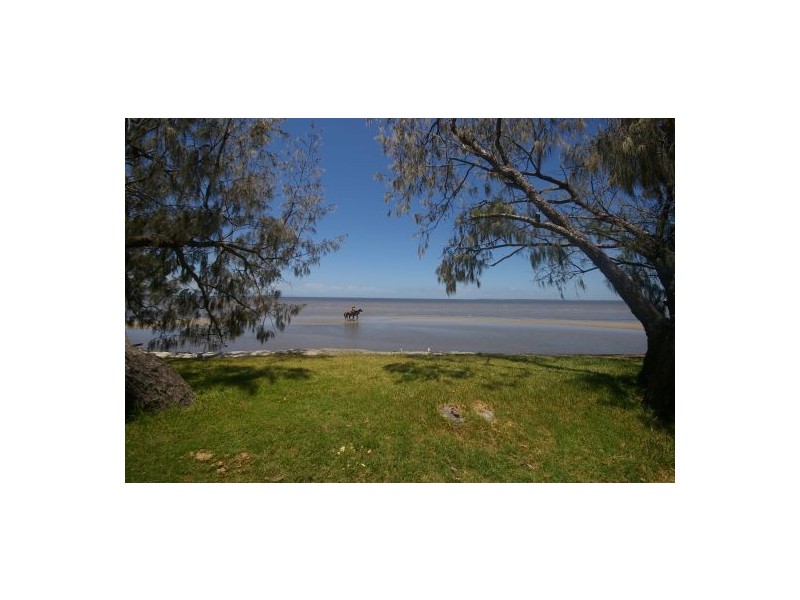 113 Biggs Ave, Beachmere QLD 4510