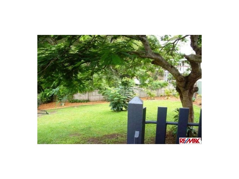 10 Hillcrest Avenue, Caboolture QLD 4510