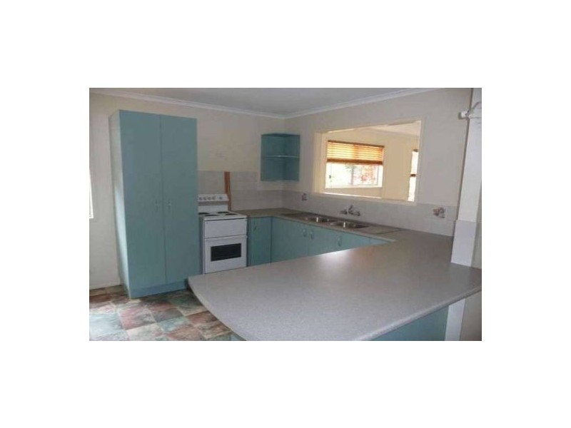 24 Whiting Street, Beachmere QLD 4510