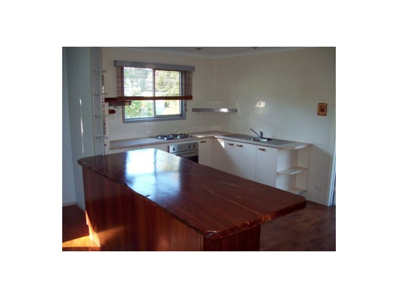28 Whiting Street, Beachmere QLD 4510