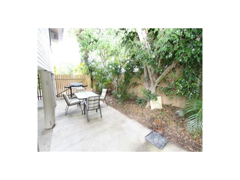 65  Charles Street, Berserker QLD 4701