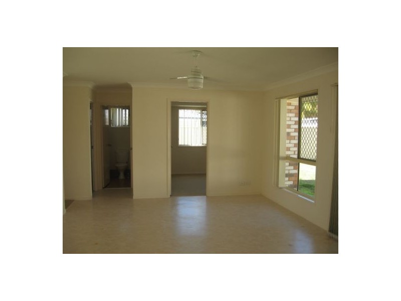 8 Hillside Court, Morayfield QLD 4506