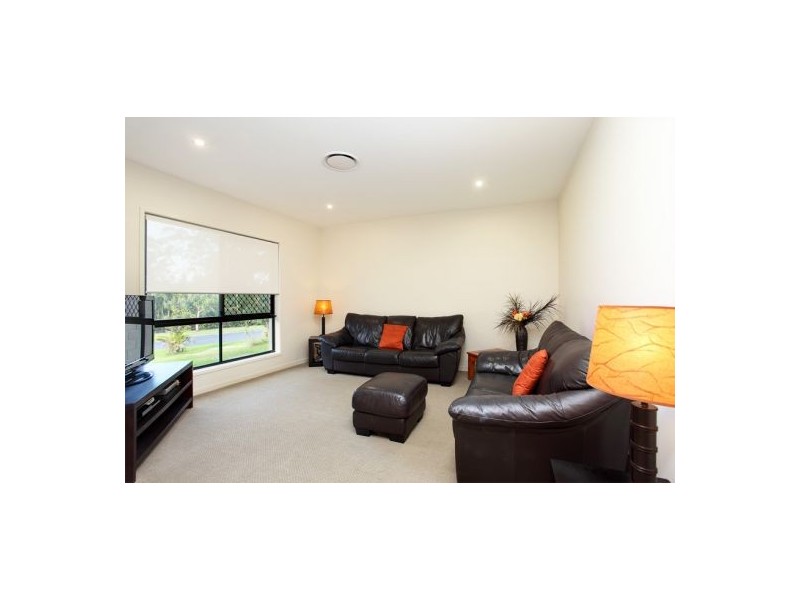22 Elm Crt, Morayfield QLD 4506