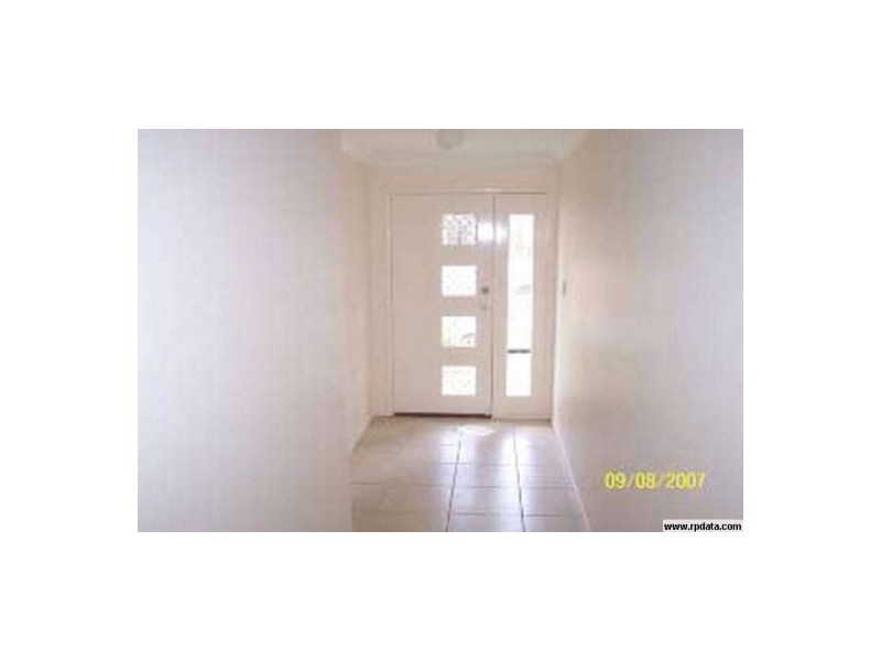 16 Eugenia Av, Rothwell QLD 4022