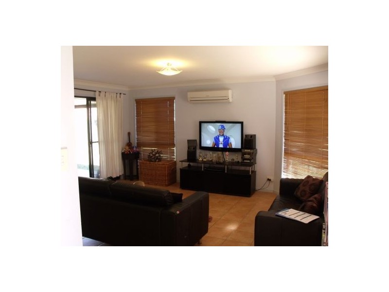 12 Crestleigh Court, Morayfield QLD 4506