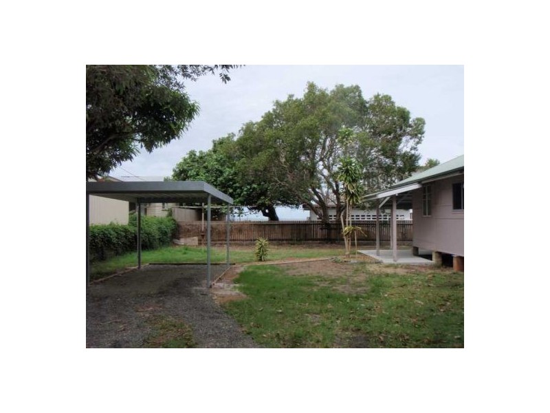 89 Biggs Ave, Beachmere QLD 4510