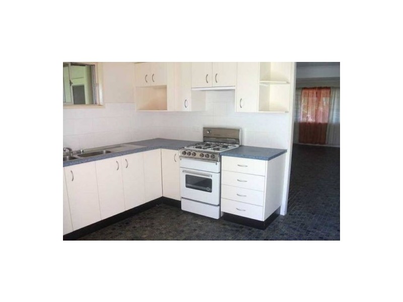 9 Prince Street, Beachmere QLD 4510