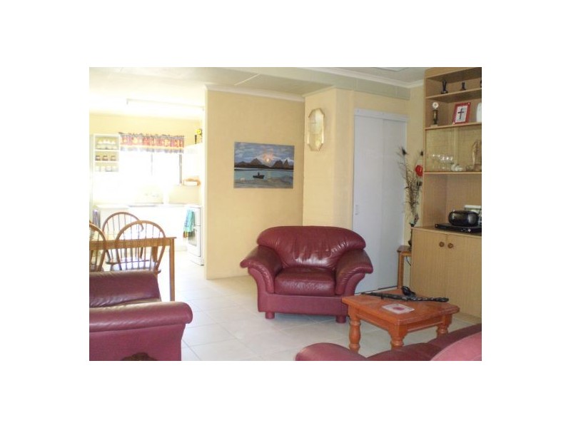 2/34 Bestman Ave, Bongaree QLD 4507