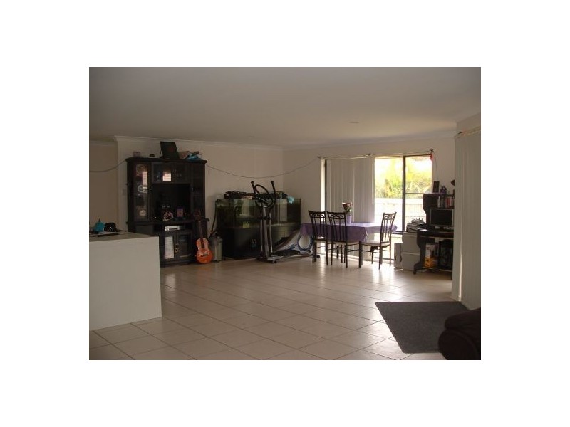 8 Leggett Street, Morayfield QLD 4506
