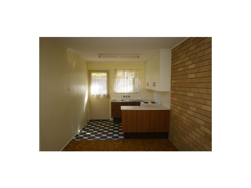 2/62 Coronation Avenue, Beachmere QLD 4510