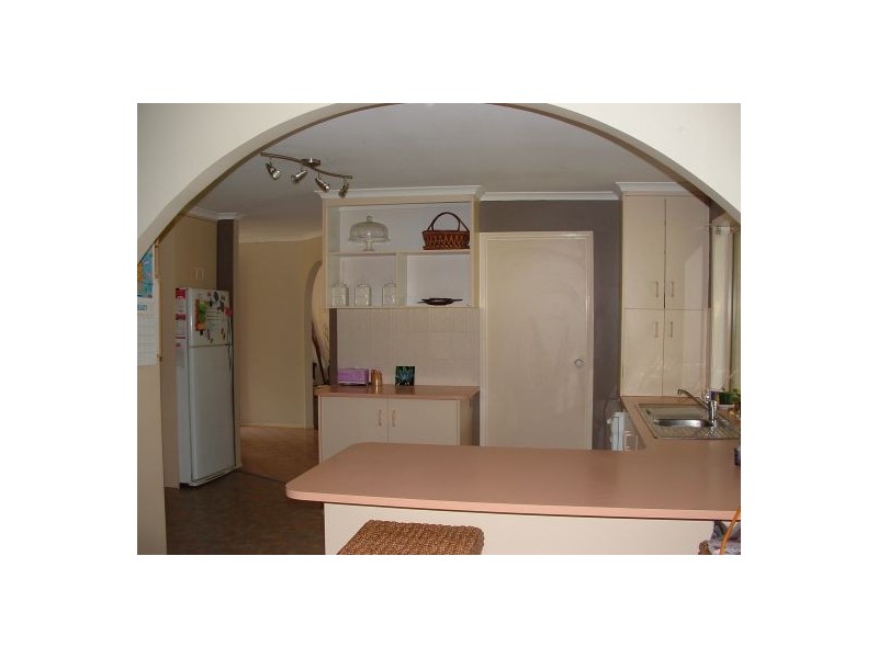 18 Kestrel Crt, Morayfield QLD 4506