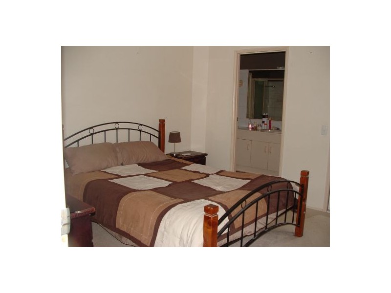 18 Kestrel Crt, Morayfield QLD 4506