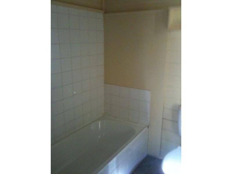 2 Bishop Road, Beachmere QLD 4510