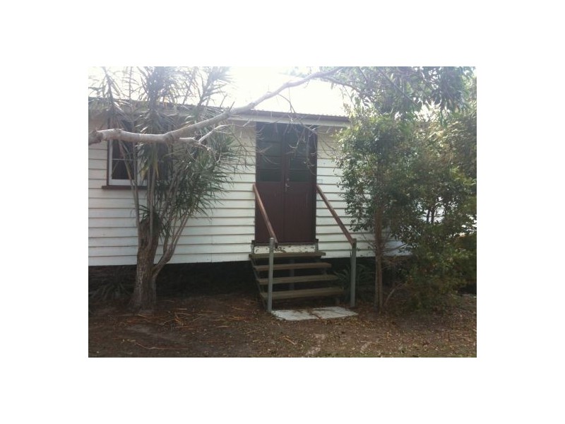 2 Bishop Road, Beachmere QLD 4510