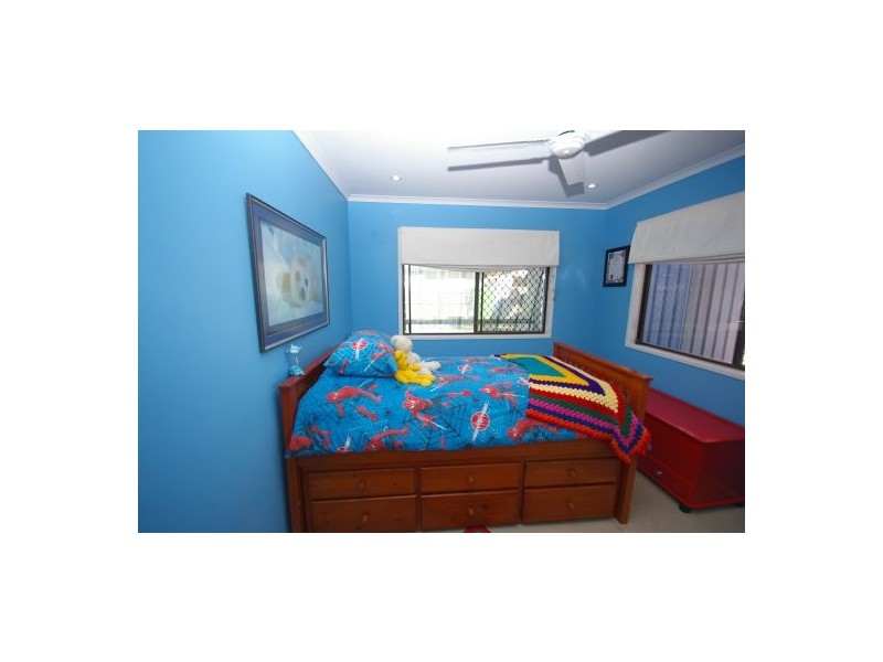 22 Gillian Street, Beachmere QLD 4510
