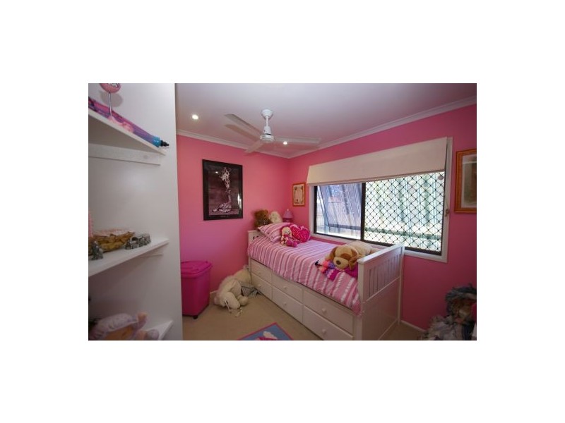22 Gillian Street, Beachmere QLD 4510
