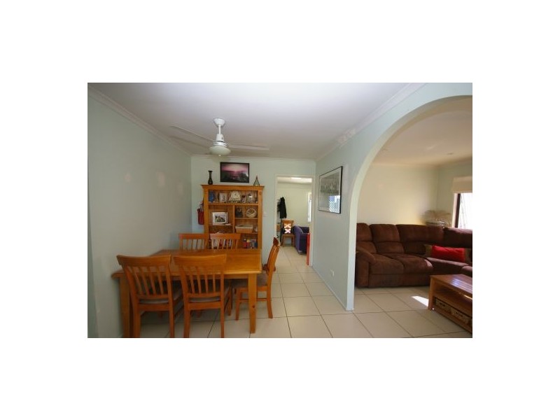 22 Gillian Street, Beachmere QLD 4510