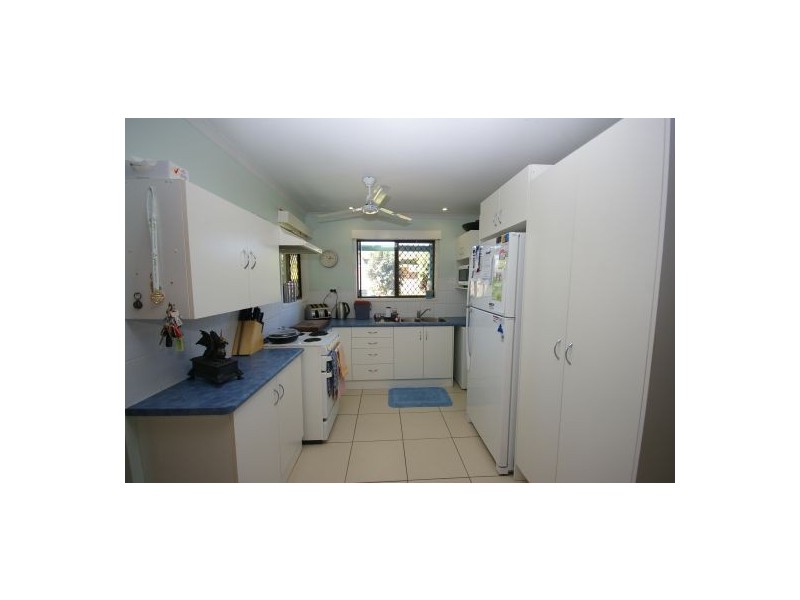 22 Gillian Street, Beachmere QLD 4510