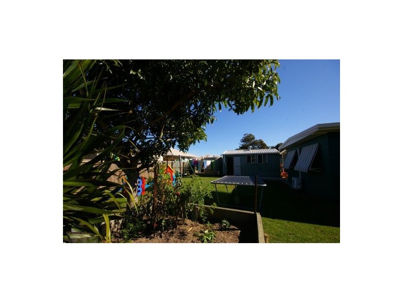 22 Gillian Street, Beachmere QLD 4510