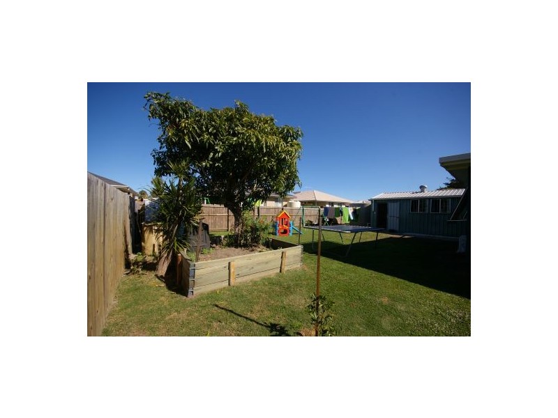 22 Gillian Street, Beachmere QLD 4510