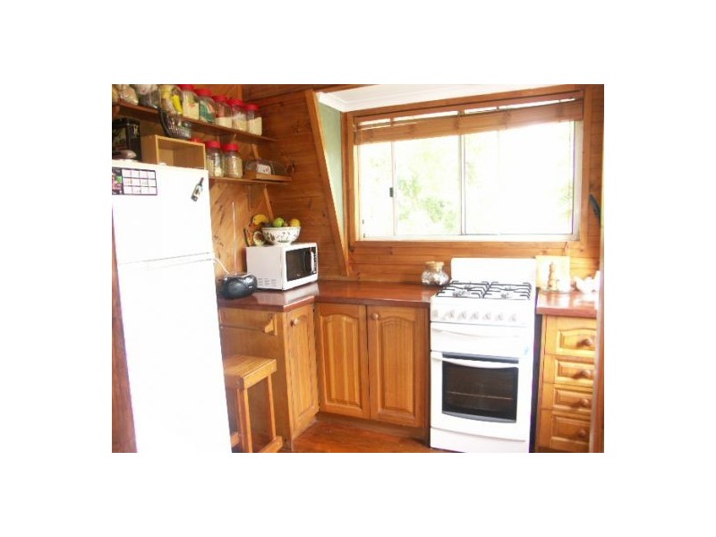 12 Riversleigh Rd, Beachmere QLD 4510