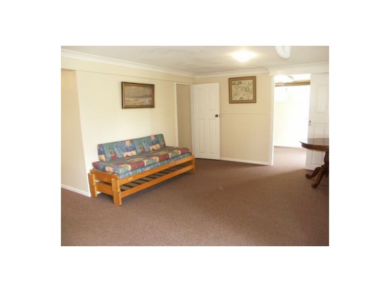 12 Riversleigh Rd, Beachmere QLD 4510