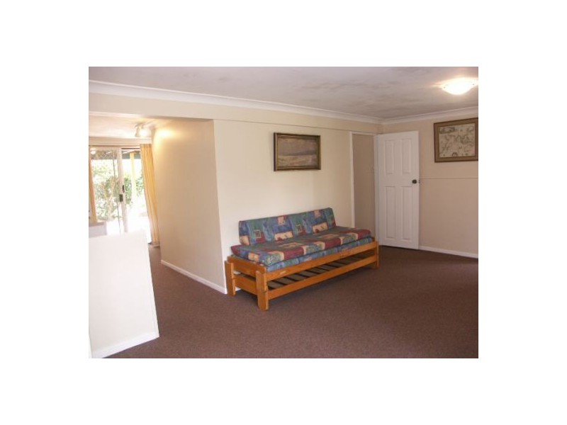 12 Riversleigh Rd, Beachmere QLD 4510